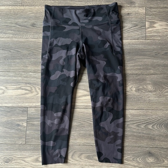 GAP Black and Gray Leggings with Camouflage Pattern - Picture 1 of 5